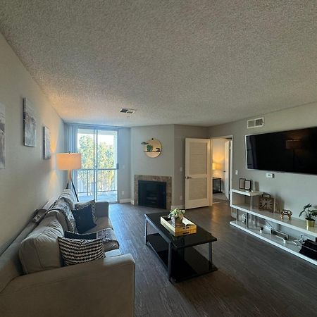 Incredible Two Bedroom Hollywood Apartments Free Parking 洛杉矶 外观 照片