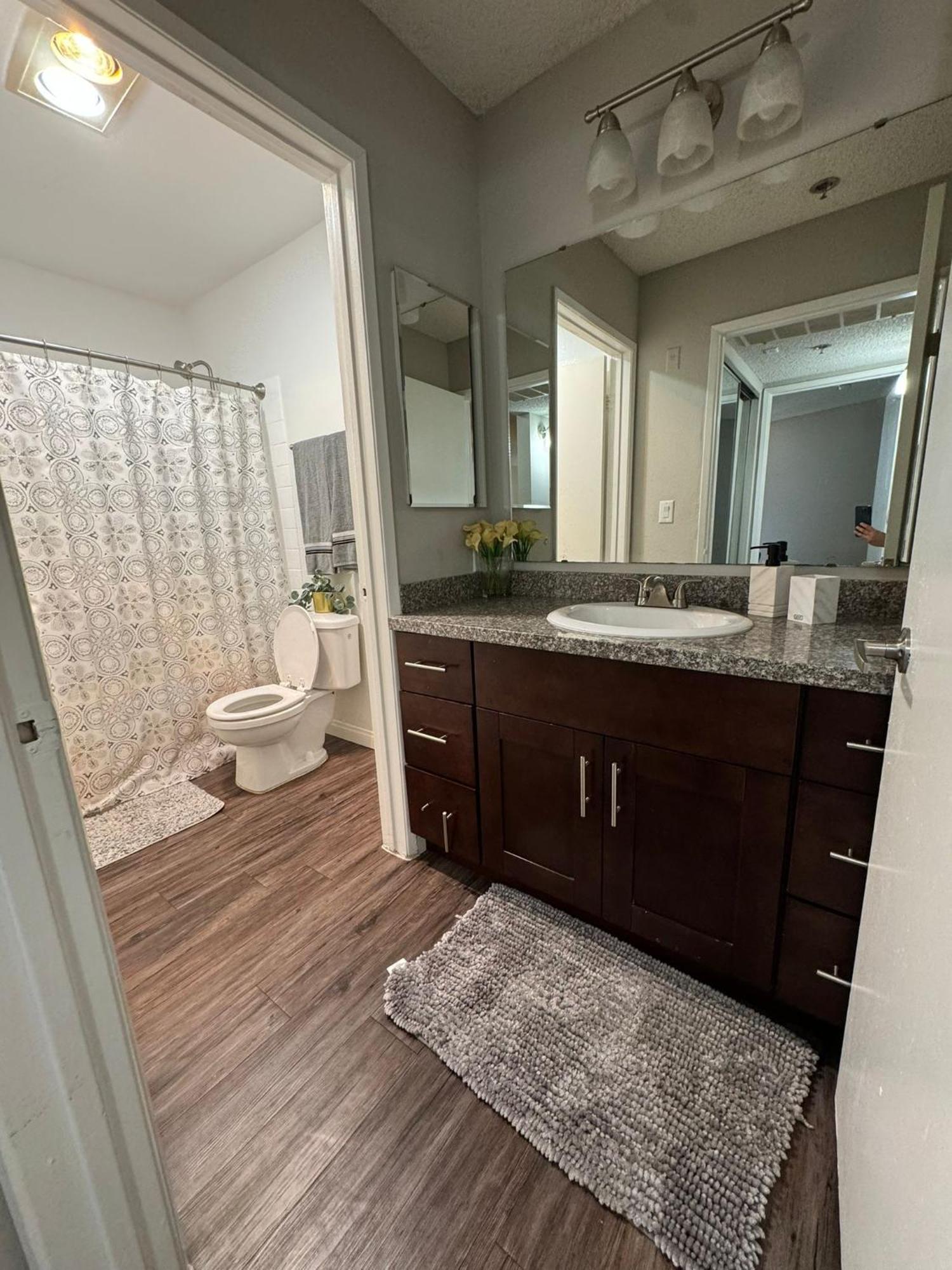 Incredible Two Bedroom Hollywood Apartments Free Parking 洛杉矶 外观 照片