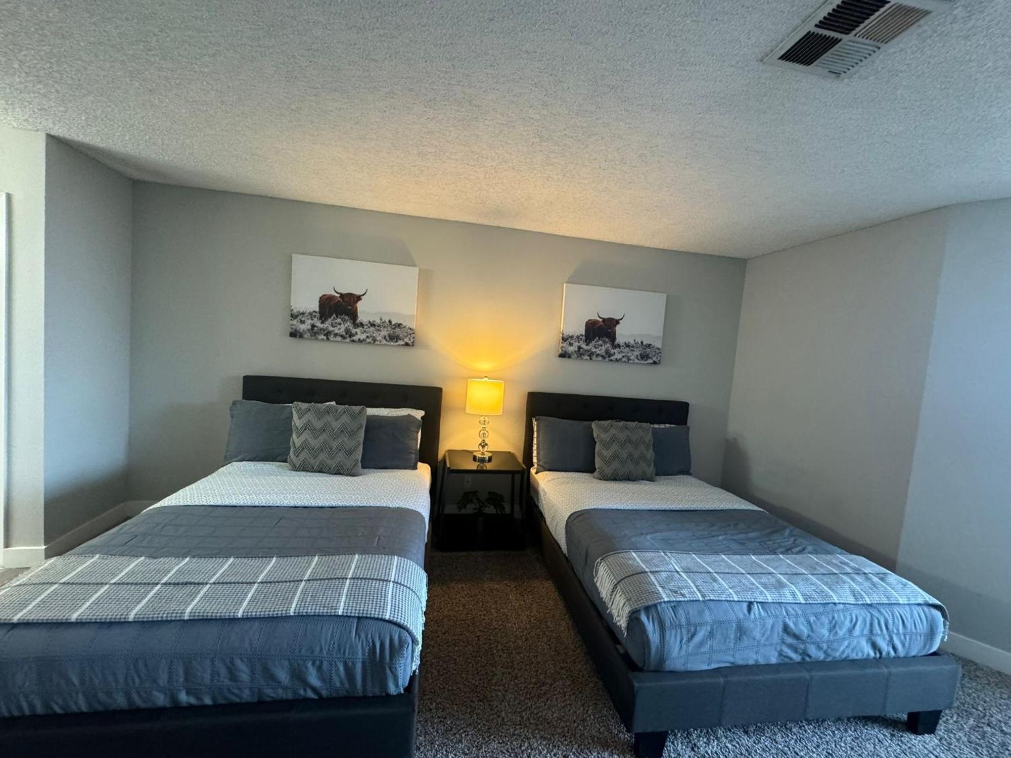 Incredible Two Bedroom Hollywood Apartments Free Parking 洛杉矶 外观 照片