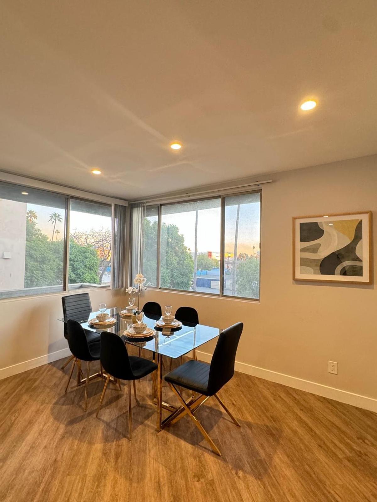 Incredible Two Bedroom Hollywood Apartments Free Parking 洛杉矶 外观 照片